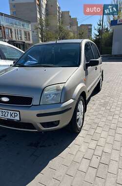 Хэтчбек Ford Fusion 2003 в 