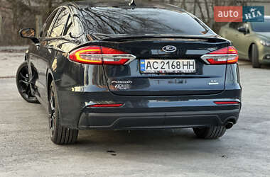 Седан Ford Fusion 2020 в 
