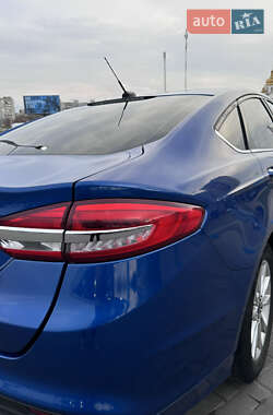 Седан Ford Fusion 2016 в  фото 3 Седан Ford Fusion 2016 в
