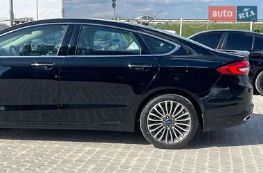 Седан Ford Fusion 2016 в 