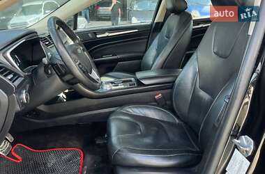 Седан Ford Fusion 2016 в 