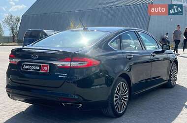 Седан Ford Fusion 2016 в 