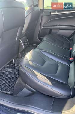 Седан Ford Fusion 2020 в 