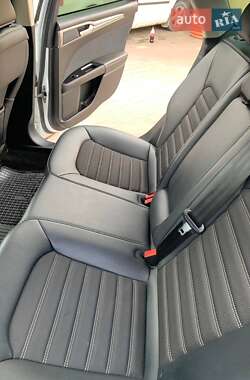 Седан Ford Fusion 2017 в 
