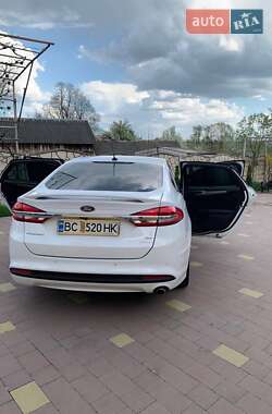 Седан Ford Fusion 2017 в 