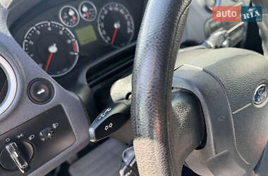 Хэтчбек Ford Fusion 2011 в 