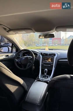 Седан Ford Fusion 2014 в 