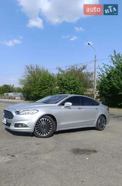 Седан Ford Fusion 2015 в 