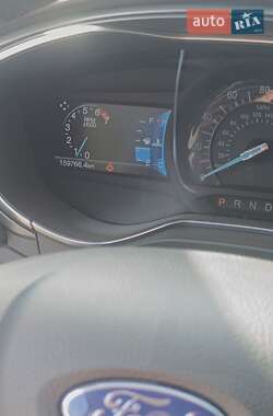 Седан Ford Fusion 2015 в 