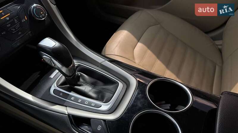 Седан Ford Fusion 2013 в Львове