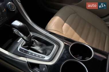 Седан Ford Fusion 2013 в 