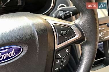 Седан Ford Fusion 2018 в 