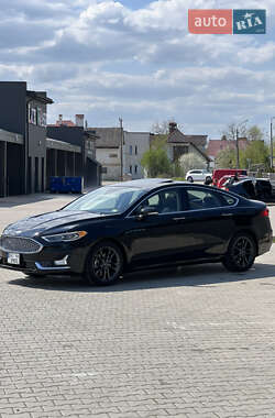 Седан Ford Fusion 2019 в 