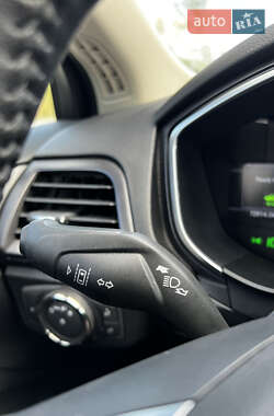 Седан Ford Fusion 2019 в 