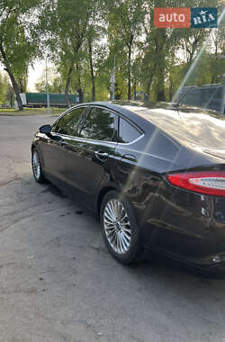 Седан Ford Fusion 2012 в 