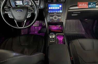 Седан Ford Fusion 2017 в 