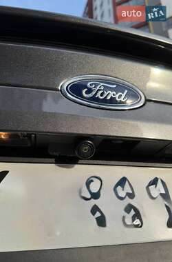 Седан Ford Fusion 2019 в 