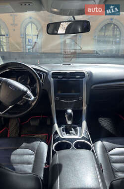 Седан Ford Fusion 2013 в 