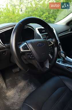 Седан Ford Fusion 2014 в 
