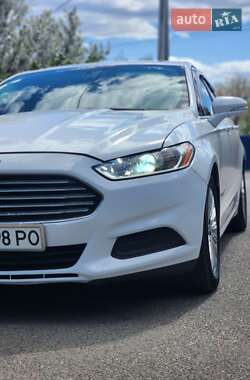 Седан Ford Fusion 2014 в 