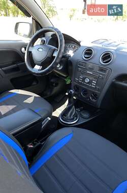 Хэтчбек Ford Fusion 2011 в 
