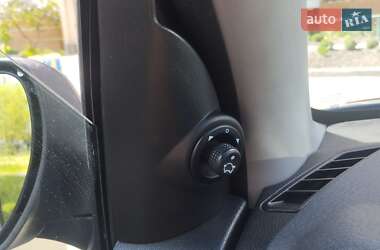 Хэтчбек Ford Fusion 2011 в 