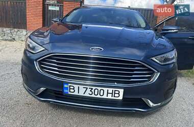 Седан Ford Fusion 2018 в 