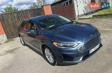 Седан Ford Fusion 2018 в 