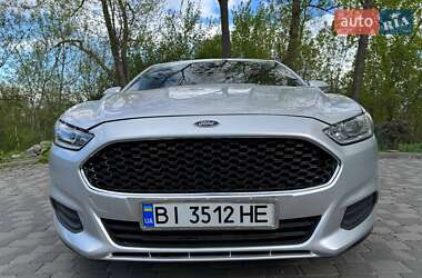 Седан Ford Fusion 2015 в 