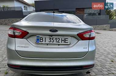 Седан Ford Fusion 2015 в 