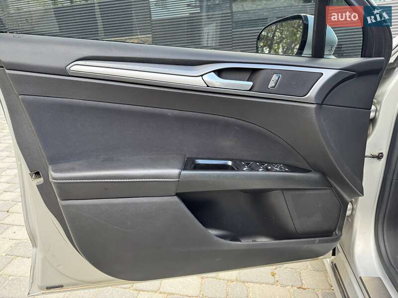Седан Ford Fusion 2015 в Полтаві