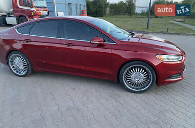 Седан Ford Fusion 2015 в 