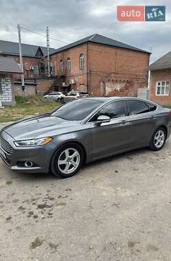 Седан Ford Fusion 2012 в 