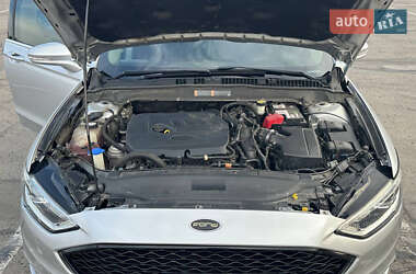 Седан Ford Fusion 2017 в 