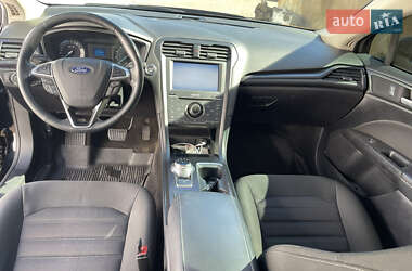 Седан Ford Fusion 2018 в 
