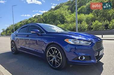 Седан Ford Fusion 2016 в 