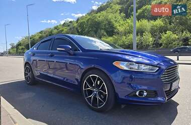 Седан Ford Fusion 2016 в 