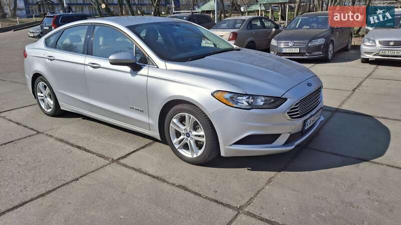 Седан Ford Fusion 2017 в 