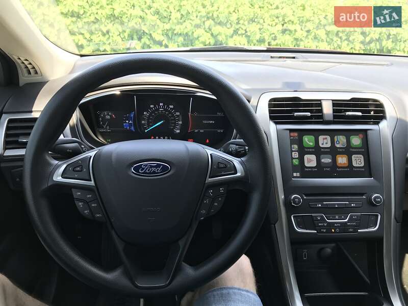 Седан Ford Fusion 2017 в Тернополі