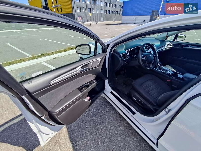 Седан Ford Fusion 2016 в Киеве