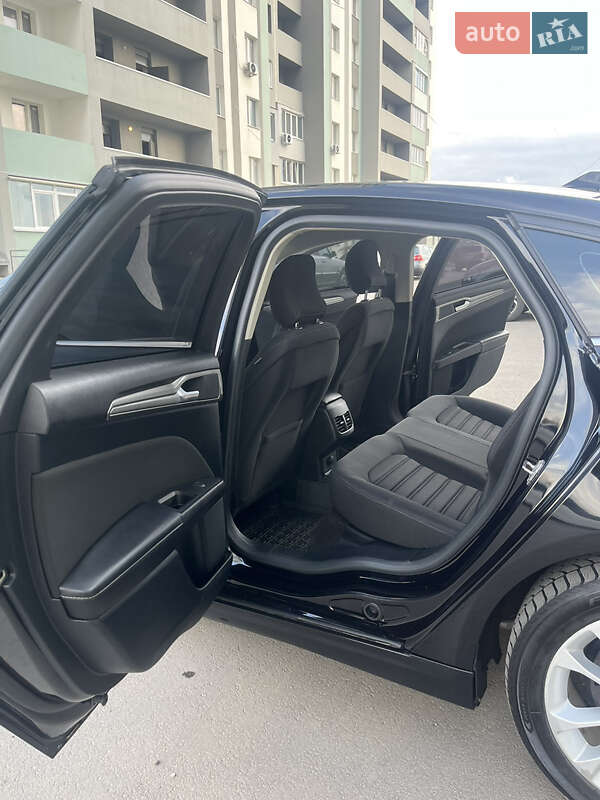 Седан Ford Fusion 2019 в Харькове