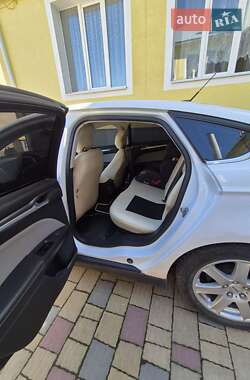 Седан Ford Fusion 2013 в 