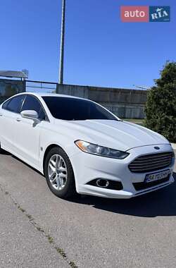 Седан Ford Fusion 2015 в 