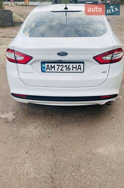 Седан Ford Fusion 2016 в 