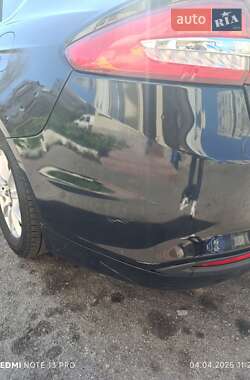 Седан Ford Fusion 2017 в 