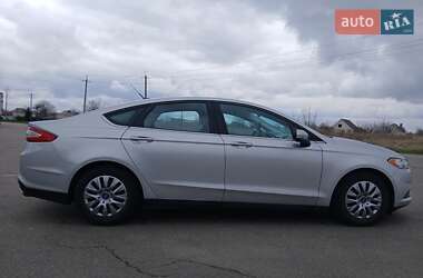Седан Ford Fusion 2013 в 