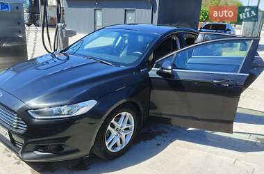 Седан Ford Fusion 2014 в 