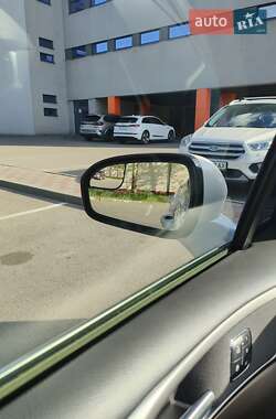 Седан Ford Fusion 2017 в 
