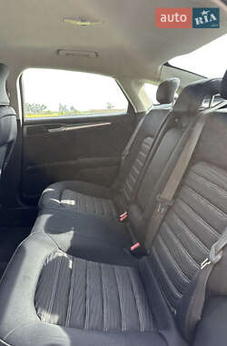 Седан Ford Fusion 2015 в 