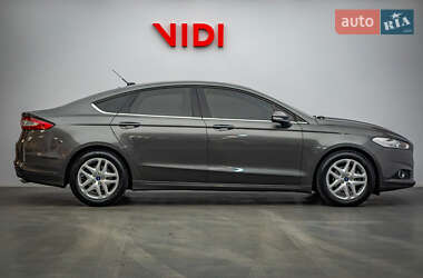 Седан Ford Fusion 2015 в 